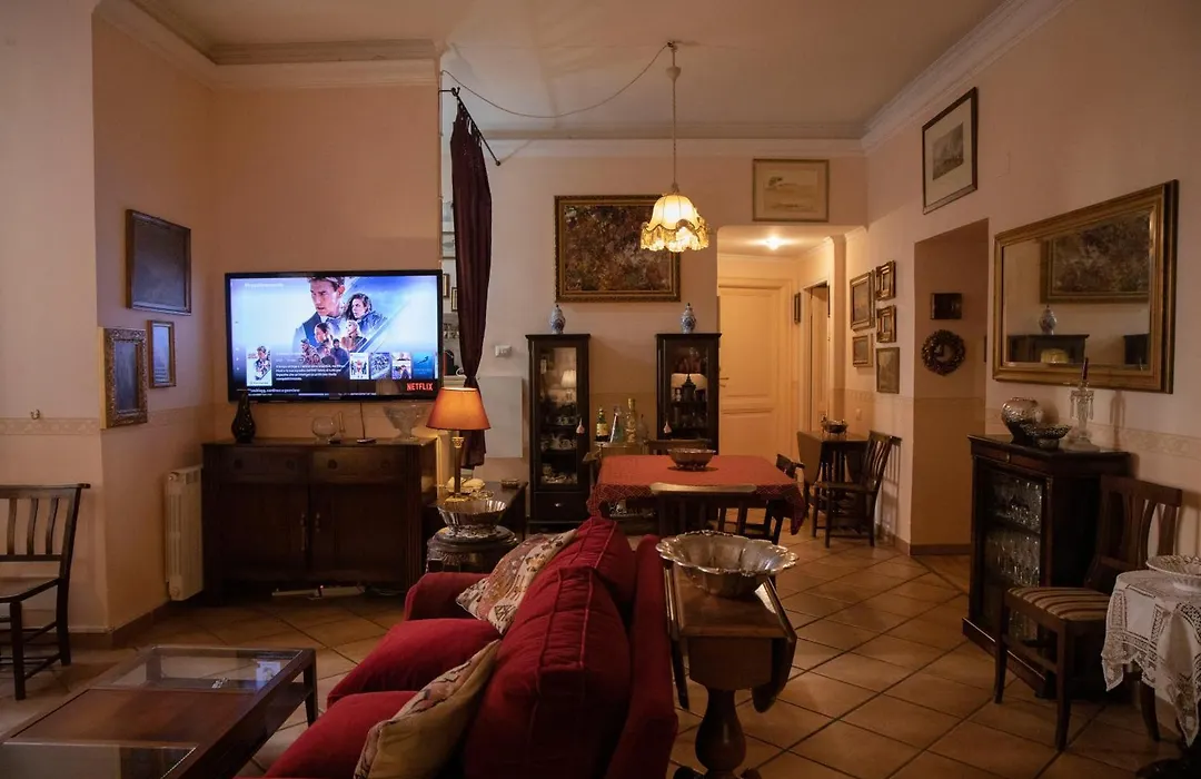 Antonietta'S Home-1